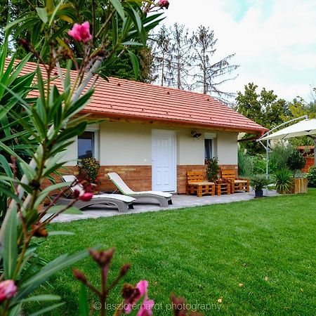 Ciprus Porta Apartmanok Balatonkenese Exterior photo